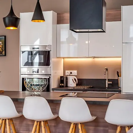 Fabulous 2br - Prime Location, Walk To Croisette & Palais - By Totolulu Yellow Corner Apartment